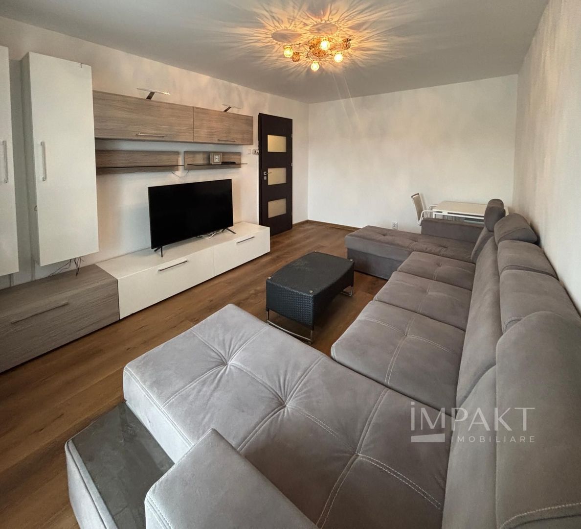 Apartament cu 3 camere, prima închiriere după renovare- zona UMF - Poză 2