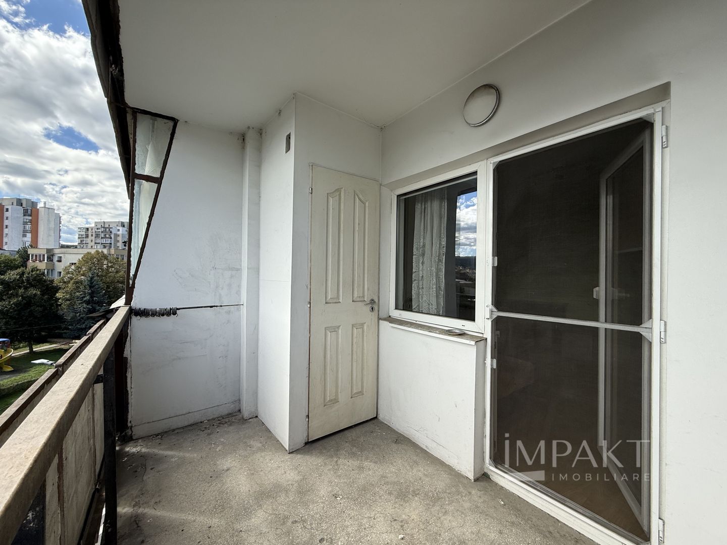 Apartament cu 2 camere decomandat , etaj intermediar , zona Big! - Poză 11