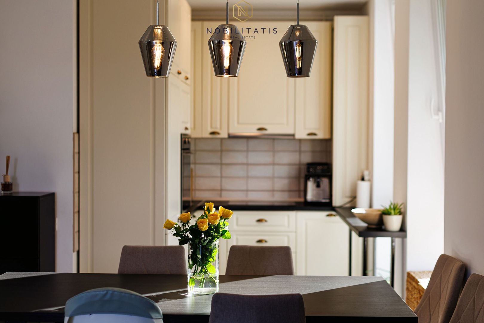 Apartament de Lux cu 3 Camere & Curte Privată de 212 mp în Timișoara - Poză 3