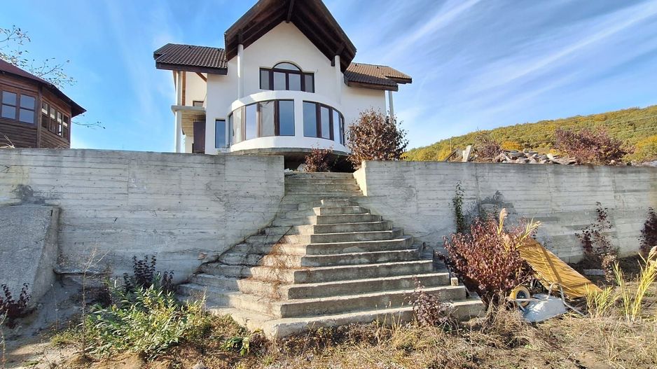 Casa deosebita loc  Valcele - Poză 1