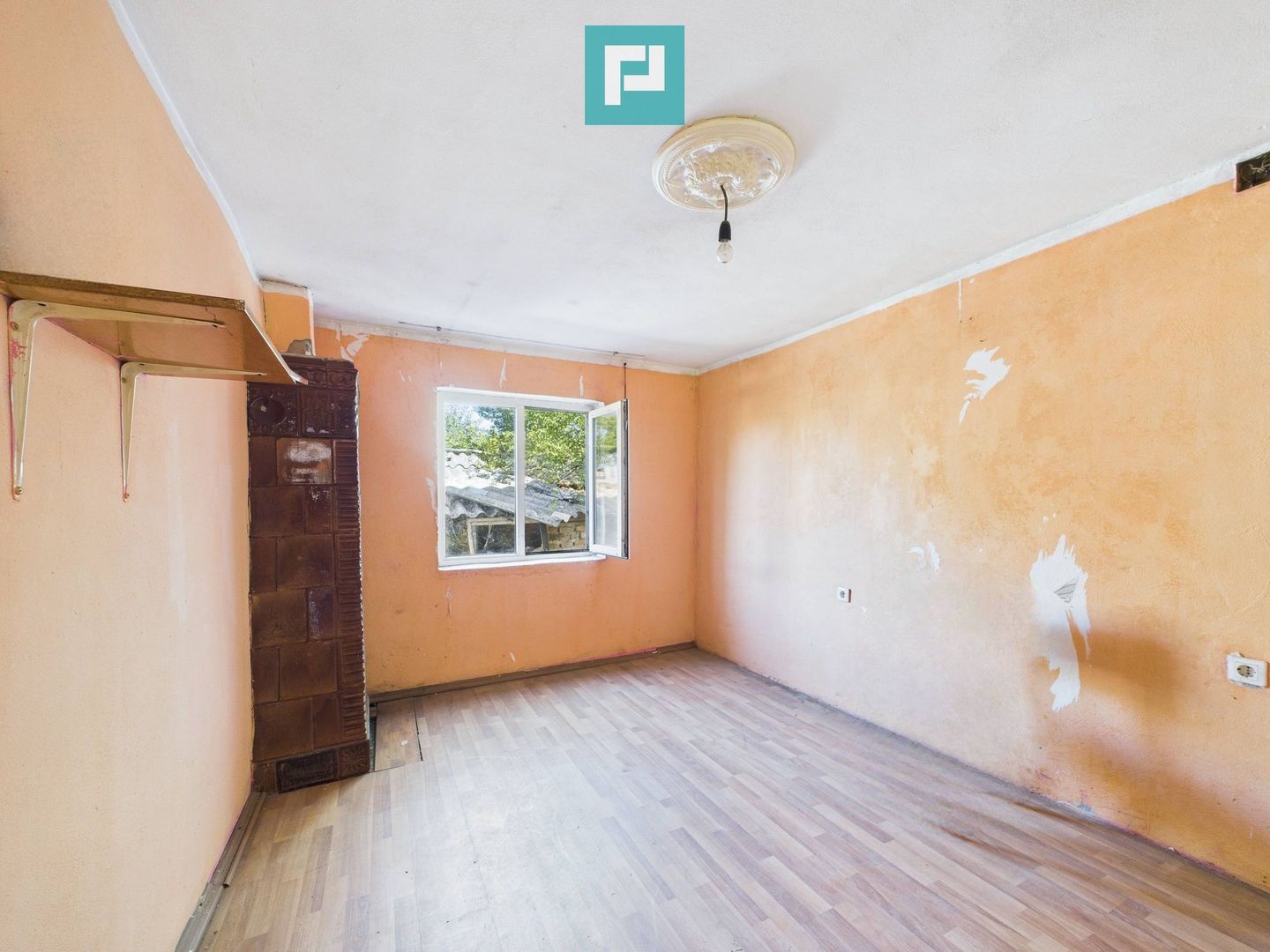 Casă și teren în Moravița, Timiș-poziție excelentă - Poză 3