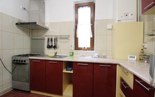 Decomandat, suprafata generoasa, centrala proprie/clima. Terasa mare! - Poză 12