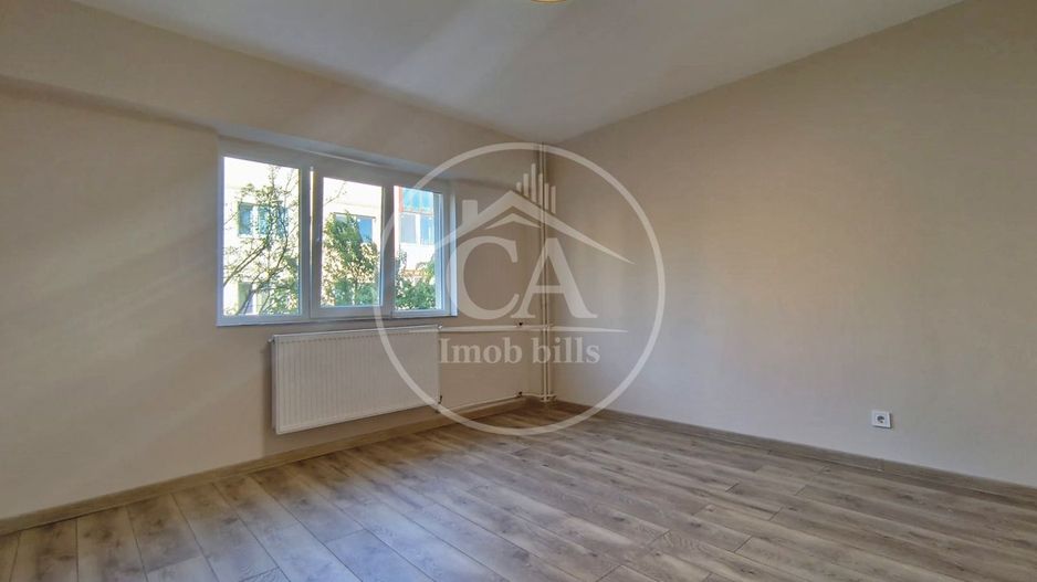 Apartament de vânzare cu 1 camere în zona Rogerius, Oradea - Poză 1