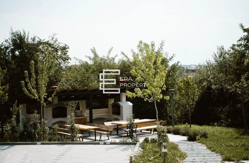 𝐆𝐫𝐞𝐞𝐧 𝐇𝐢𝐥𝐥 𝐑𝐞𝐬𝐢𝐝𝐞𝐧𝐜𝐞 - Poză 4