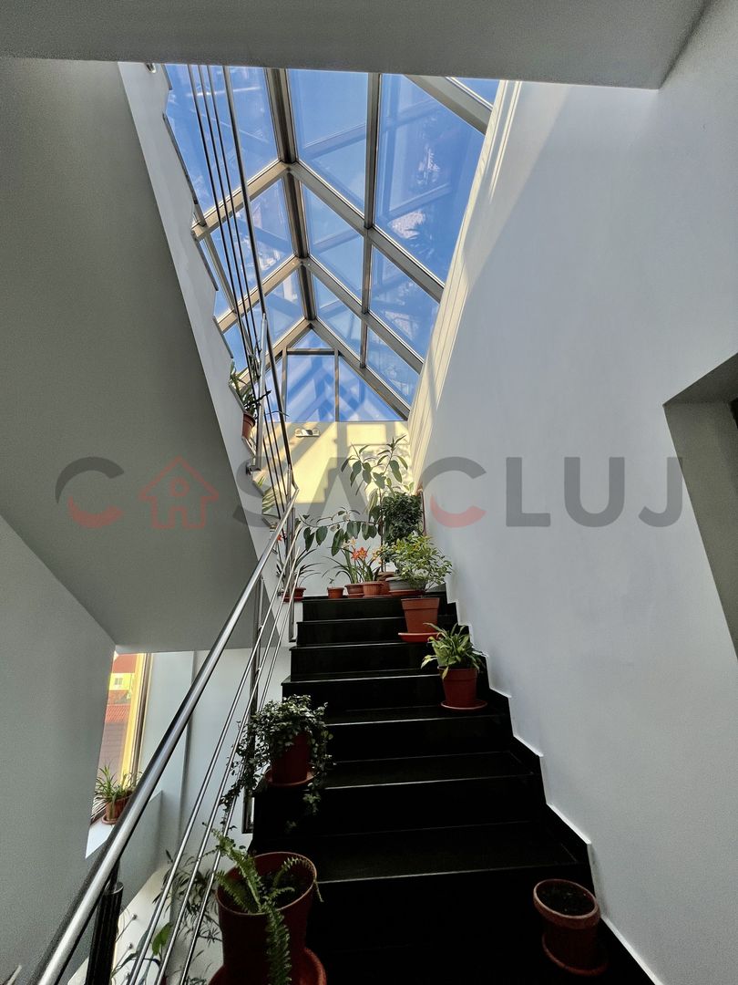 Clădire de birouri de vânzare, 700mp, locație excelentă, Cluj-Napoca ! - Poză 2