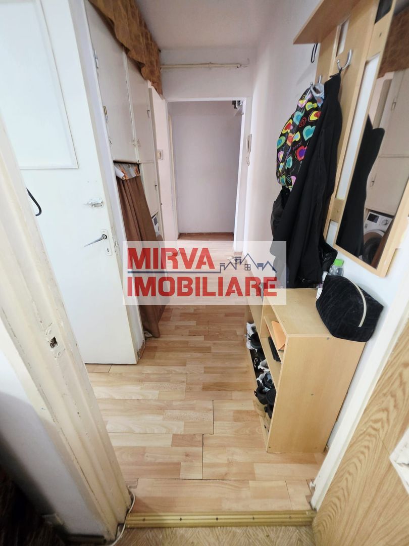 Apartament 3 camere, etaj 3, Malu Roșu – Str. Rîșnovenilor - Poză 7