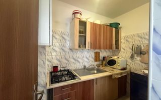 Garsonieră renovată 2023, mobilată modern, centrală proprie, Astra - Poză 6
