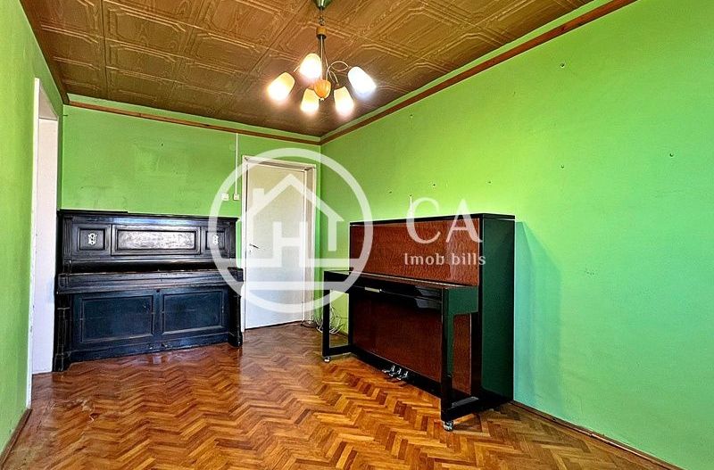 Apartament de vânzare cu 3 camere în zona Velența, Oradea - Poză 2