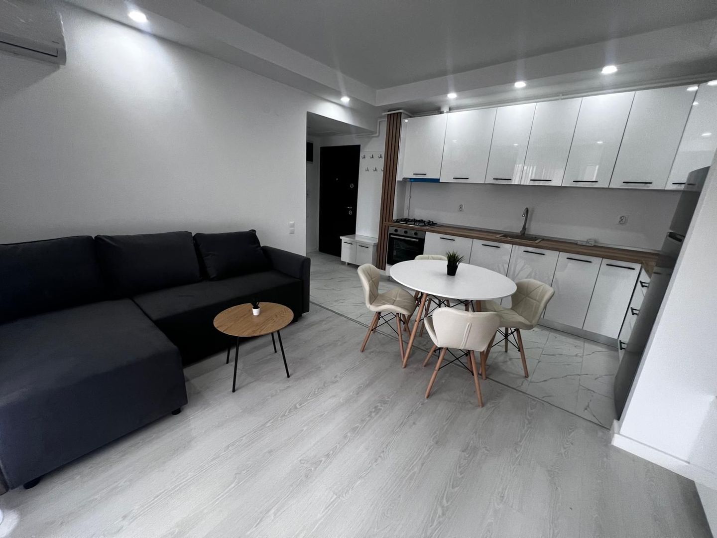 Apartament tip studio de inchiriat la parter - Poză 2