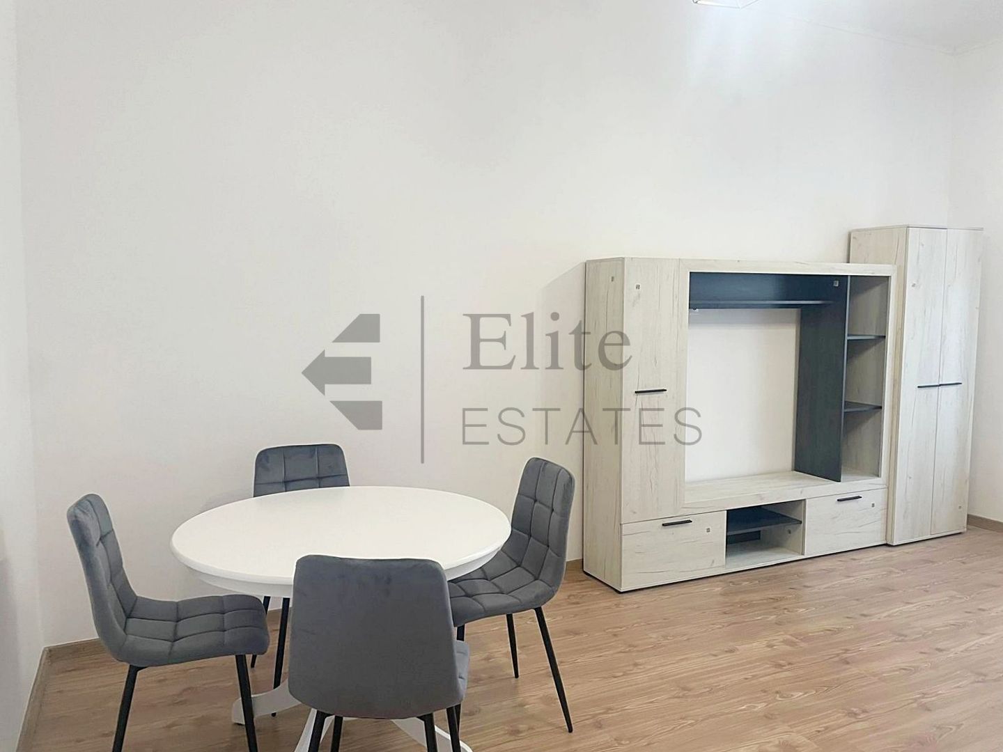 Apartament central cu o camera de vanzare - Poză 3