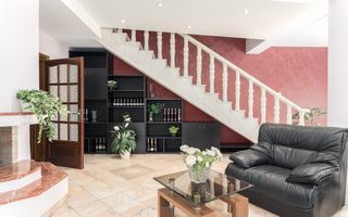 Vilă spațioasă cu curte superbă lângă Parcul Circului - Poză 15