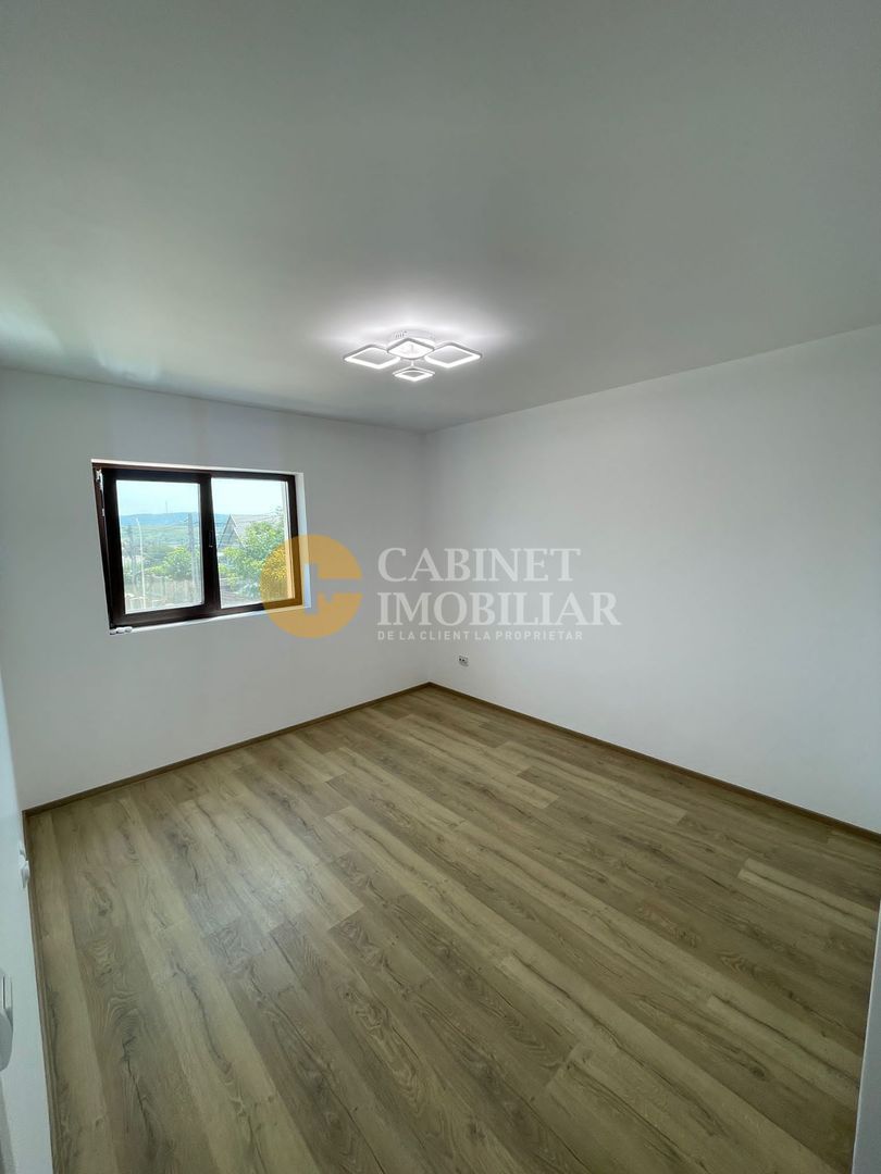 Etajul 1  Cug 2 Camere Decomandat 50 mp - Poză 3