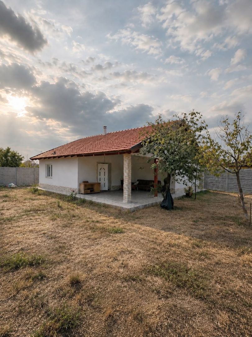 Casa renovata anul trecut  cu 1100 mp de teren in localitatea Les - Poză 1