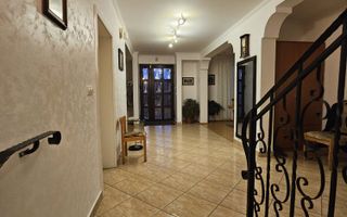 Vila  Oradea zona Iorga 420 mp ,teren 2000 ml - Poză 8