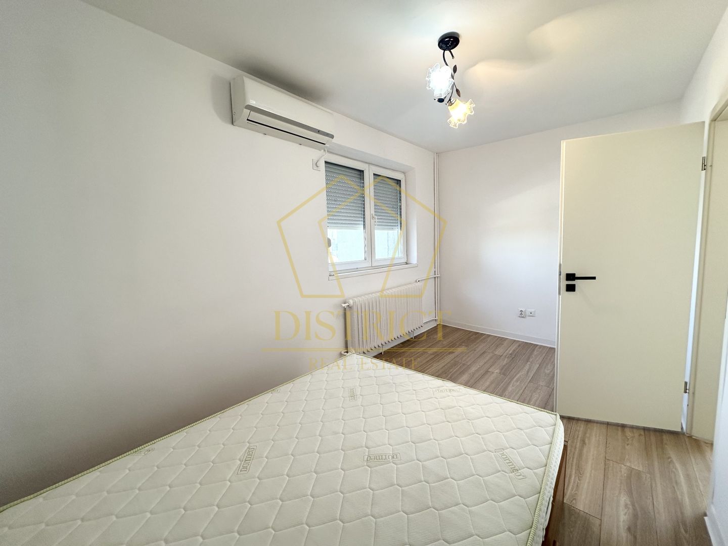 Apartament  cu 3 camere | Spitalul Judetean - Poză 2