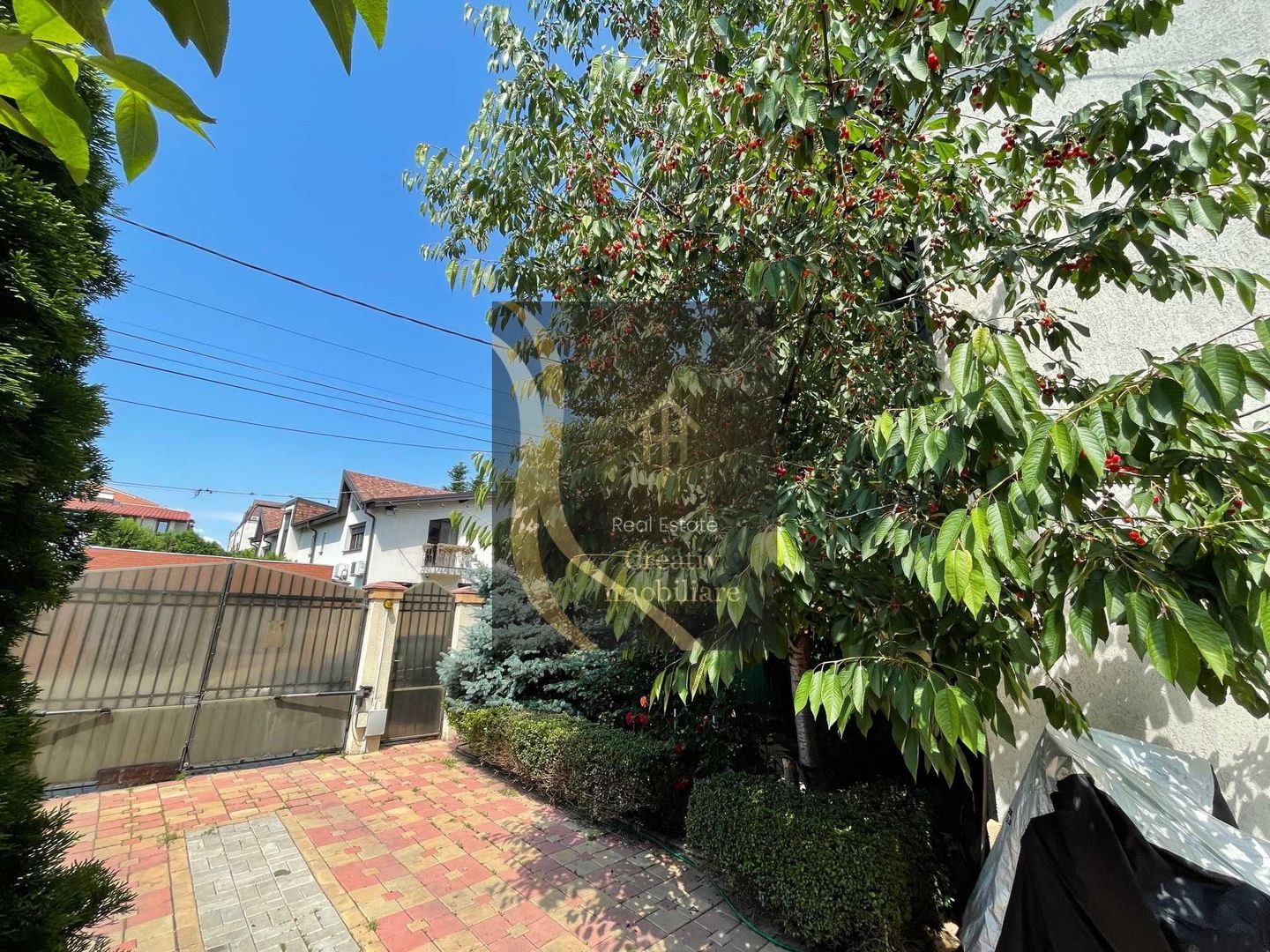 Vila Individuala P+1+M Zona linistita Sector 1 - Poză 2