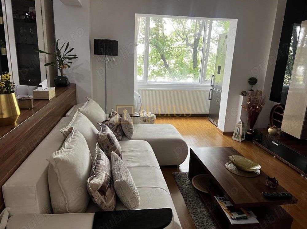 Central ,3 camere  , 2 dormitoare 2 bai , living cu bucatarie open  space - Poză 1