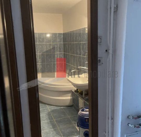 APARTAMENT 3 CAMERE PARC SEBASTIAN - Poză 3