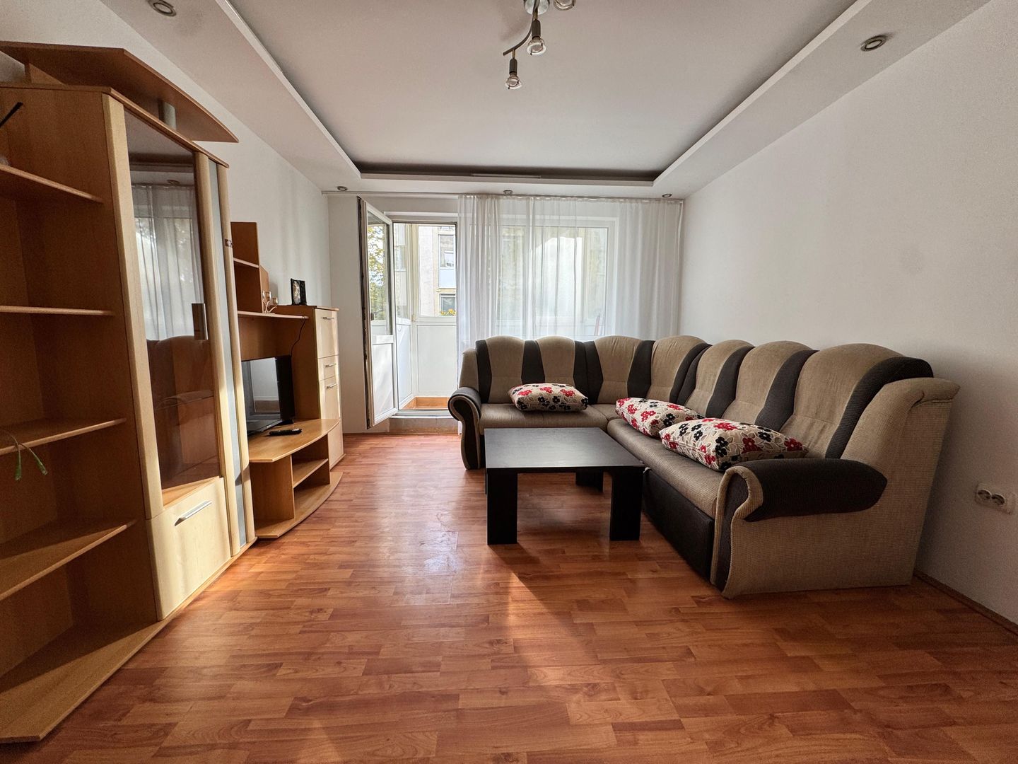 Apartament 3 Camere | Zona Girocului | Etaj 2 | 65 mp + Balcon - Poză 1