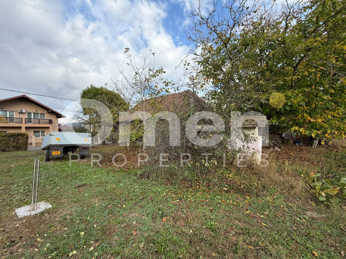 Casa cu teren de 1350 mp | Lapusel - Poză 4