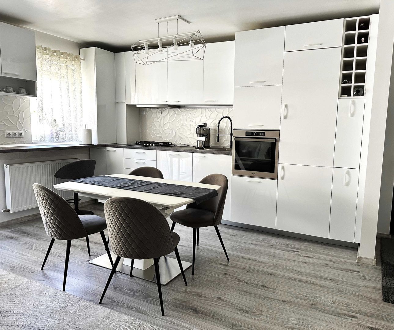 Apartament 3 camere, Zona VIVO, 70 mp – Finisat Modern - Poză 3