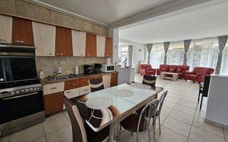 De vanzare Pensiune Eforie Nord la doi pasi de mare - Poză 2