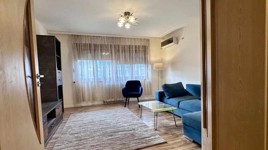 Apartament decomandat 3 camere de închiriat în Piața Bălcescu - Poză 3