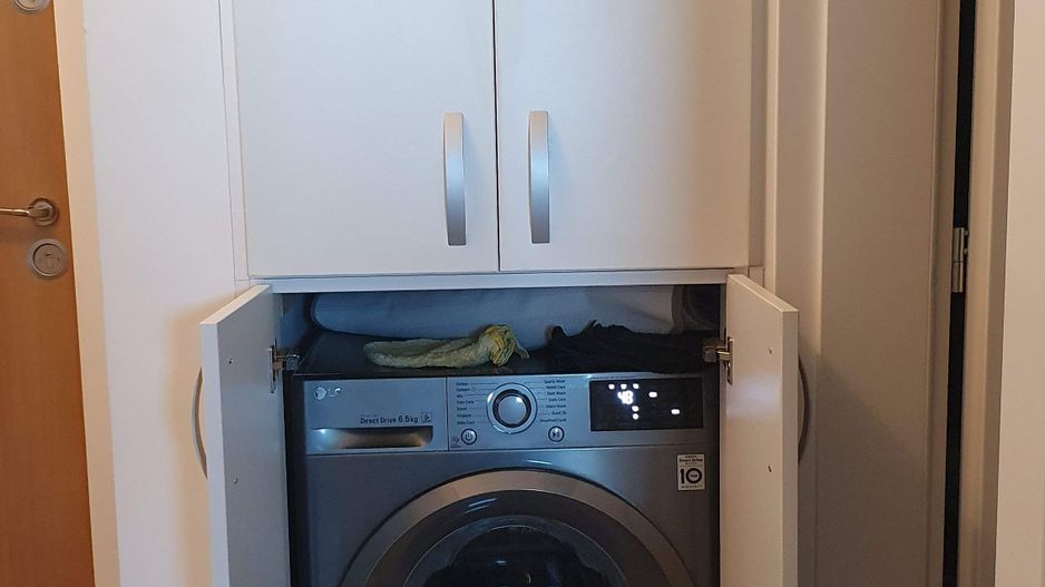 Bloc nou, Tractorul apartament mobilat la parter cu balcon si parcare - Poză 10