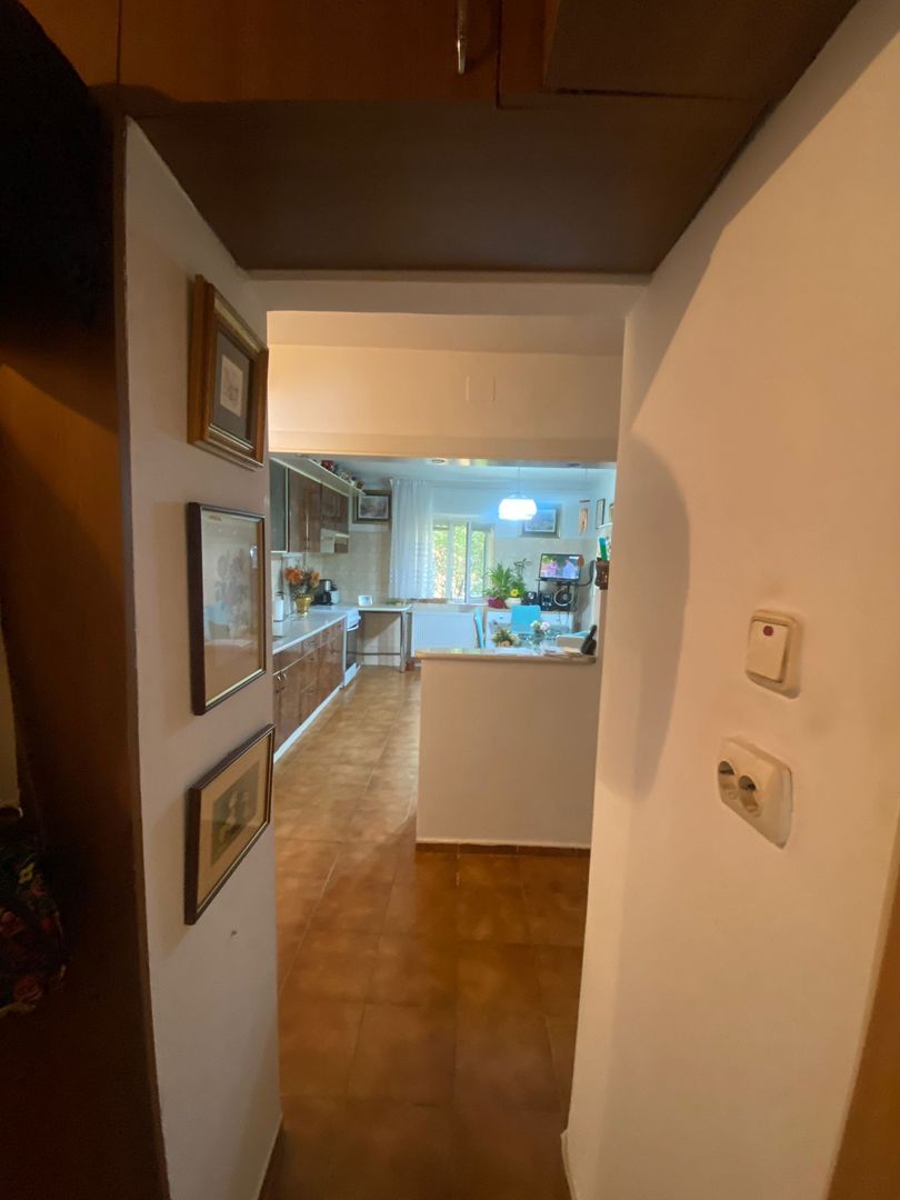 Girocului | 3 Camere | Decomandat | Boxa-spatiu depozitare | Izolat interior - Poză 14