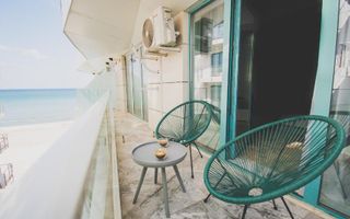 Studiou în prima linie la mare, cu vedere directă la mare - Poză 1