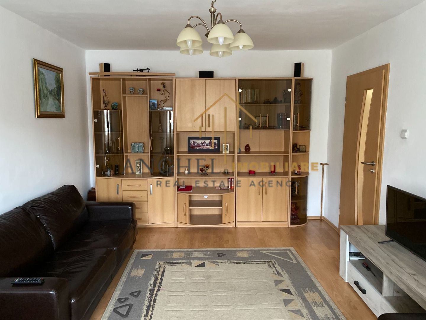 Apartament cu 4 camere, AC, masina de spalat vase, etc. Zona Soarelui - Poză 1