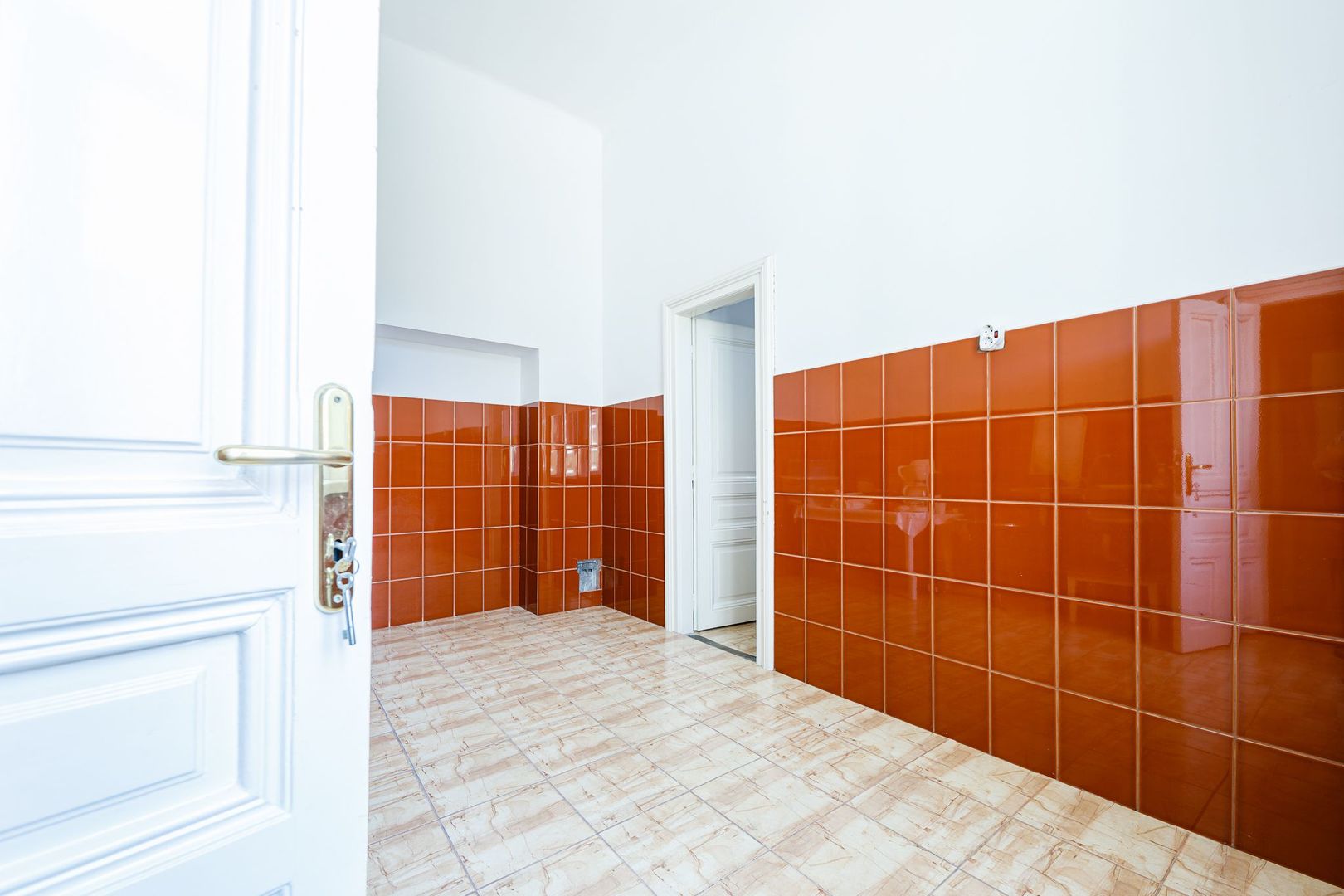 INCHIRIAT - Spatiu birou cu terasa proprie | P-ta Maria | Curte & Depozitare - Poză 6