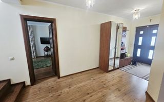 Vilă spațioasă Strejnicu S+P+1E+M, 8 camere, garaj, teren 595 mp - Poză 30