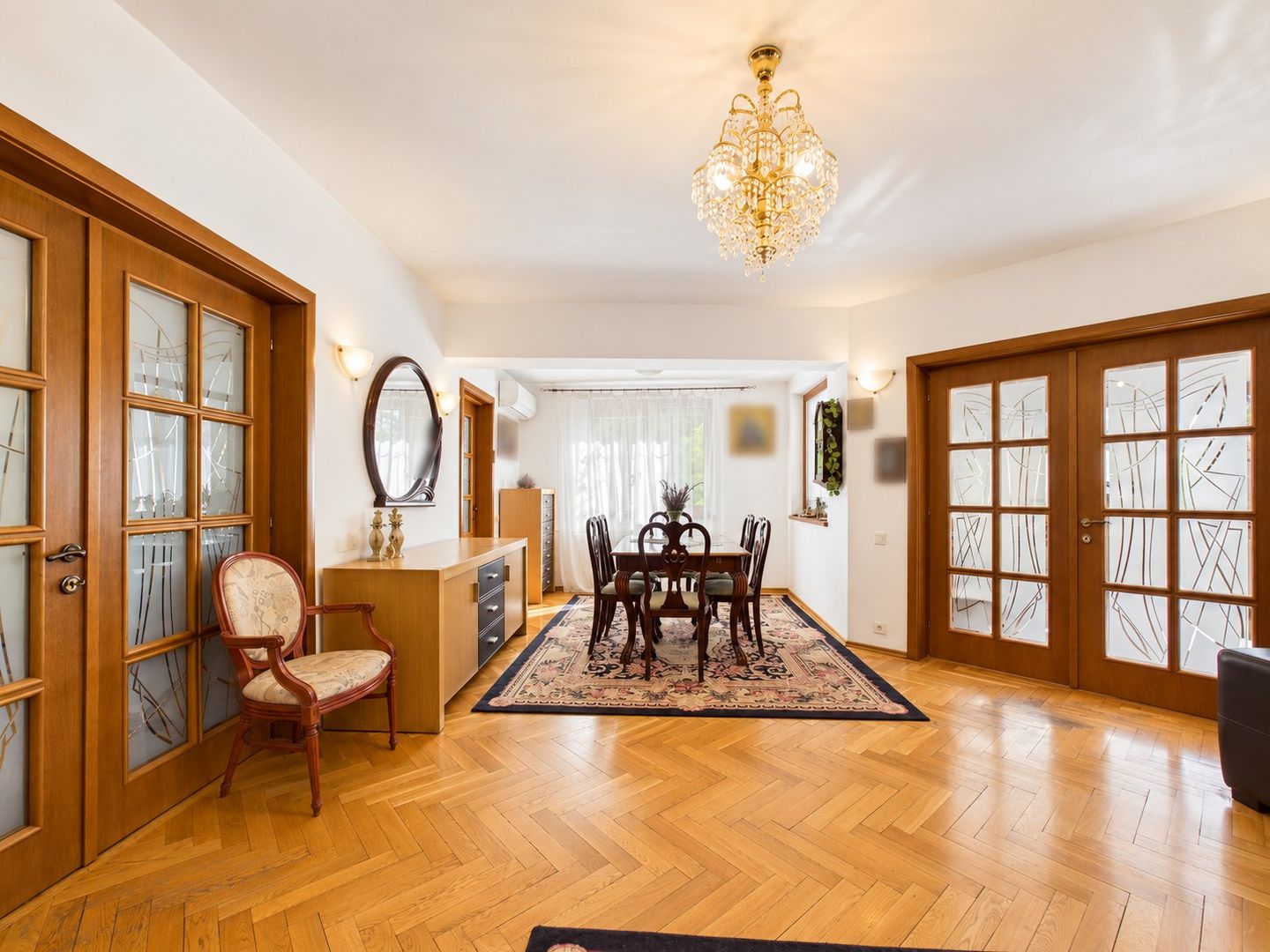 Vilă cu 8 camere de vânzare, piscina, livada, iesire la Balta Pasarea - Poză 8