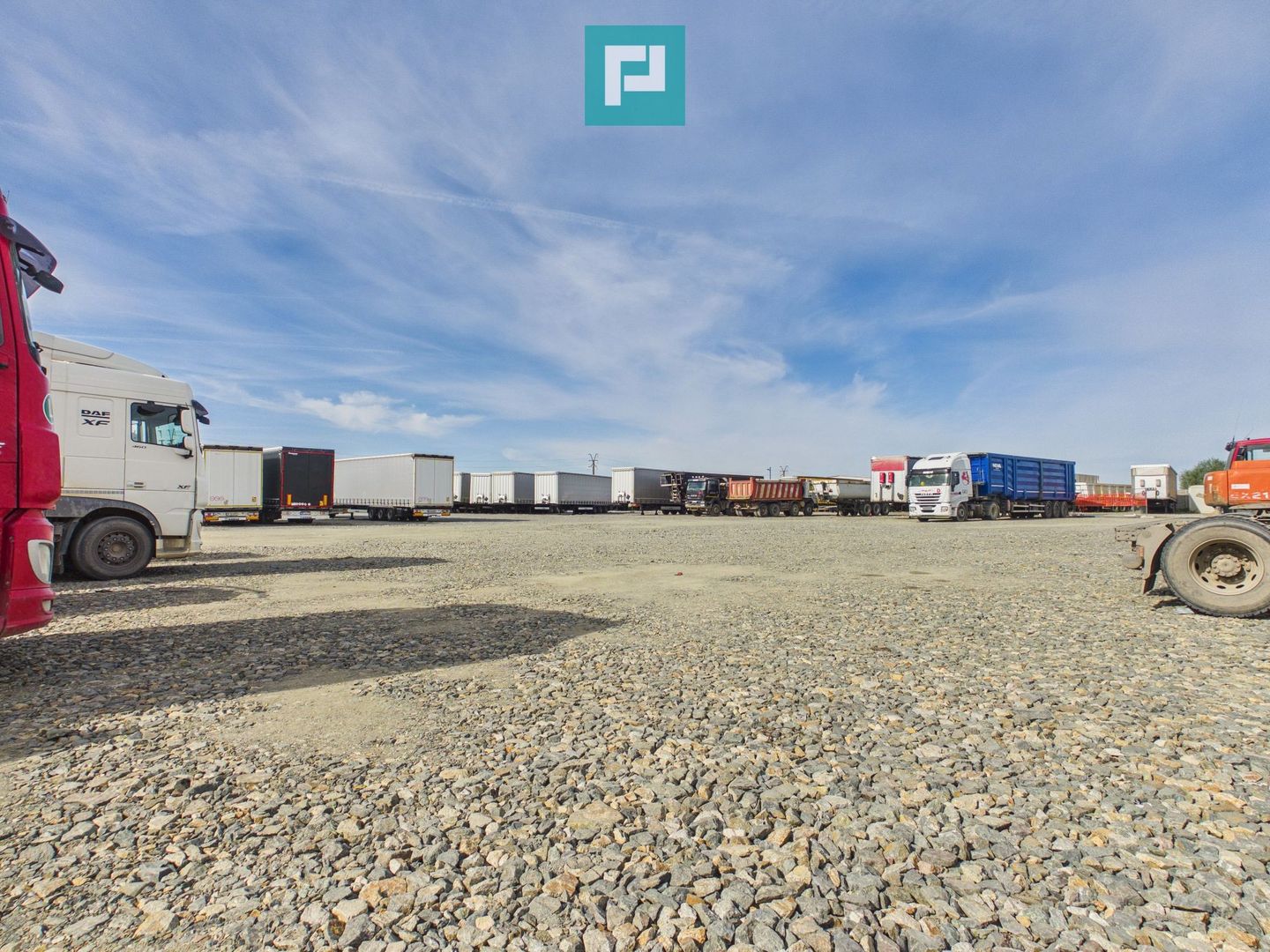 Parcare camioane de închiriat – Arad - Poză 3