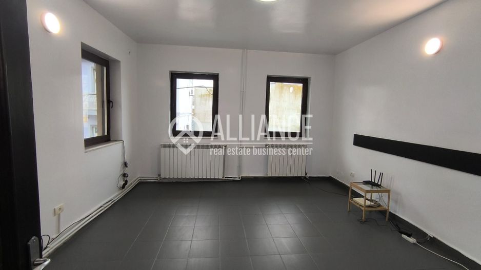 CENTRU PIATA UNIRII - Birouri luminoase cu terasa ! - Poză 1