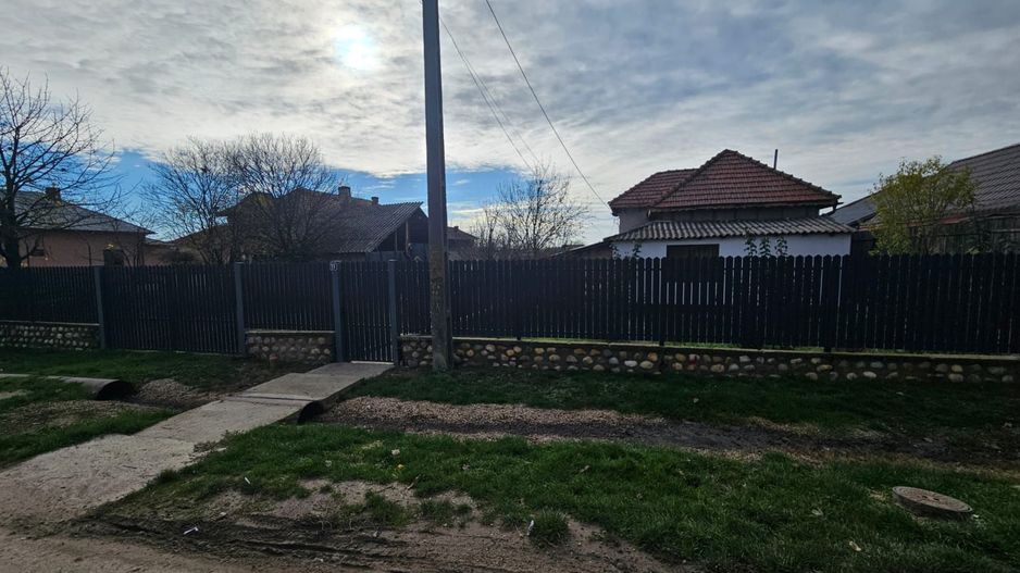 Casa si teren 3500 mp, Stefanesti - Golesti - Poză 15