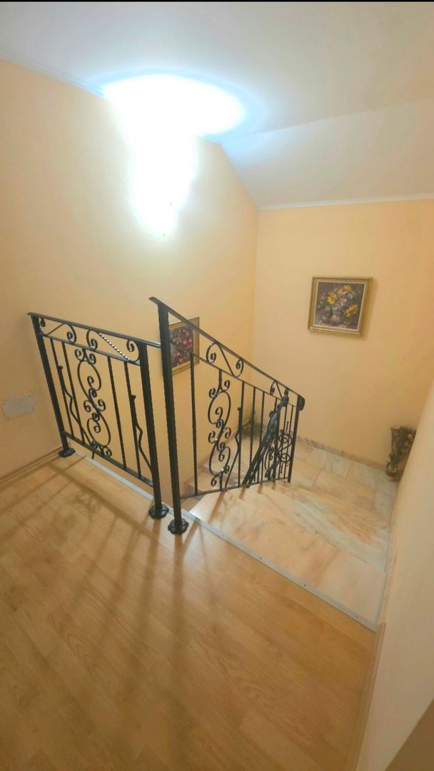 Casa langa Blue Sky cu panouri solare, garaj si terasa mare - Poză 14
