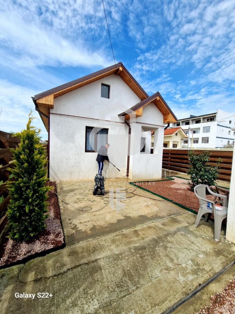 Casă spațioasă, mobilată și utilată în Năvodari Nord-Vest - Poză 13