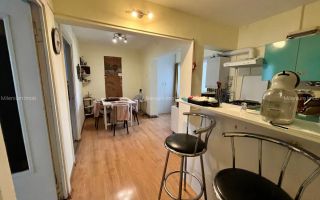 Comion 0%. Apartament trei camere, doua bai, Tractorul. - Poză 1