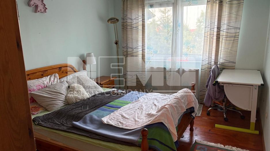 CASĂ TIP DUPLEX | ÎNTR-O ZONĂ LINIȘTITĂ | 6 CAMERE | RĂDĂUȚI - Poză 4