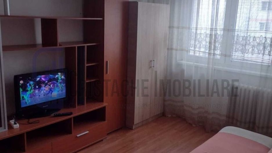 Piata Minis | Bloc reabilitat termic | Etaj intermediar | Metrou 10 min. - Poză 1