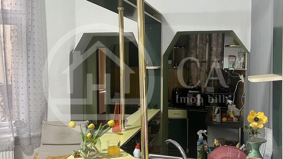 Apartament cu 4 camere de vanzare Ultracentral Oradea - Poză 2