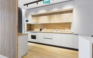 Apartament spațios, vedere și facilități premium - Poză 31