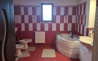 Casa/vila de vanzare in Garoafa /Vrancea - Poză 11