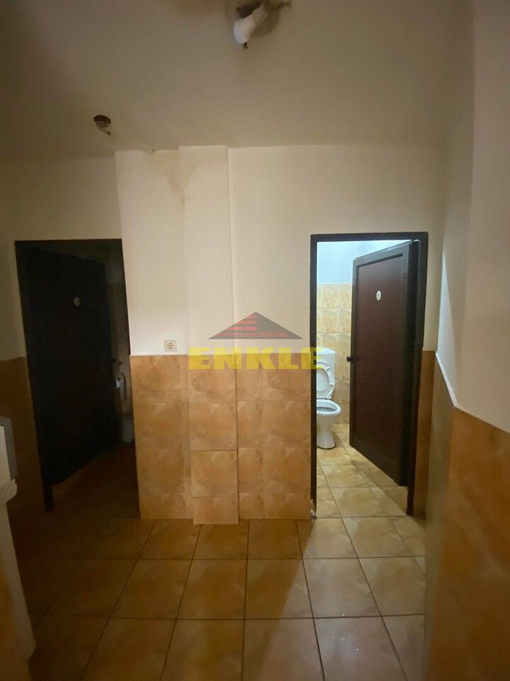 Spatiu comercial , suprafata de 137 mp,zona Grivita,pret 2200 euro neg - Poză 2