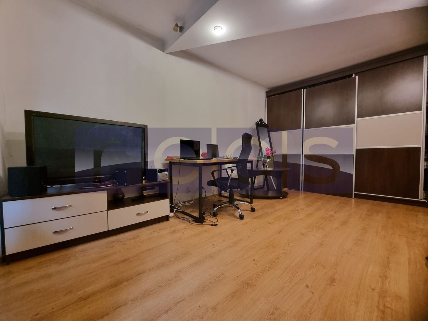 VANZARE -GARSONIERA -TIMPURI NOI -TINERETULUI - Poză 3