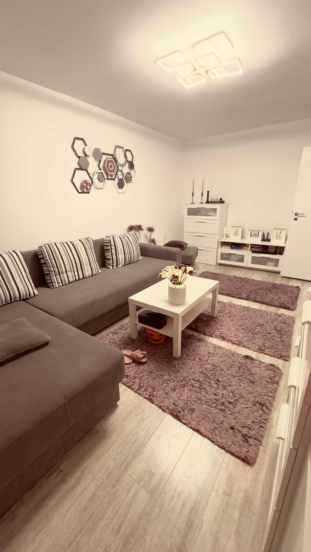 3 camere decom. , 2 bai, etaj 1, Mazepa 1 , renovat, mobilat, utilat - Poză 1