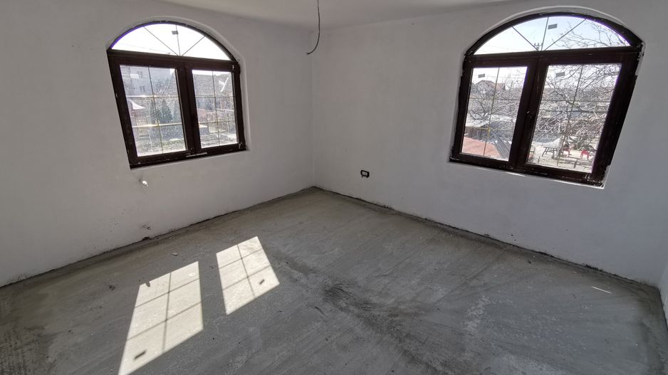 Casă in Sannicolau Mare 5 camere  zona Central - Poză 3