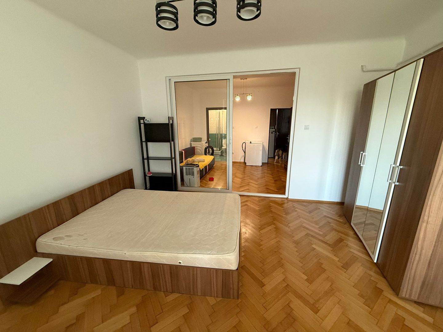 VANZARE Garsoniera in zona Unirii - Poză 4
